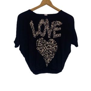 🌟Black top with some cheetah print